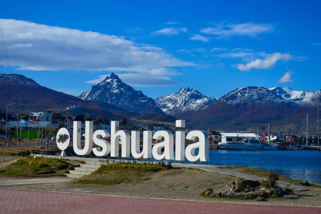 Ushuaia: La Puerta de Entrada a la Antártida y el Fin del Mundo